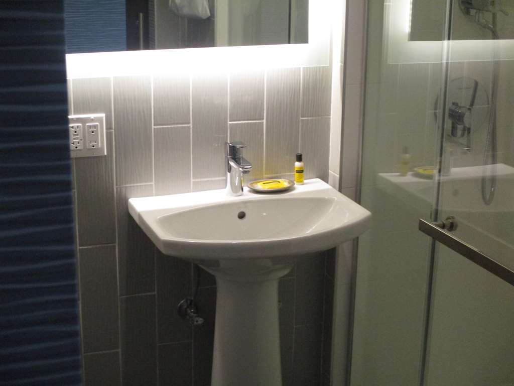 Glo Best Western Brooklyn Nyc Νέα Υόρκη Δωμάτιο φωτογραφία